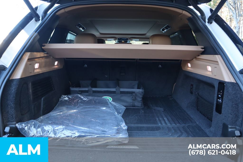 Used 2024 Land Rover Range Rover SE image 25