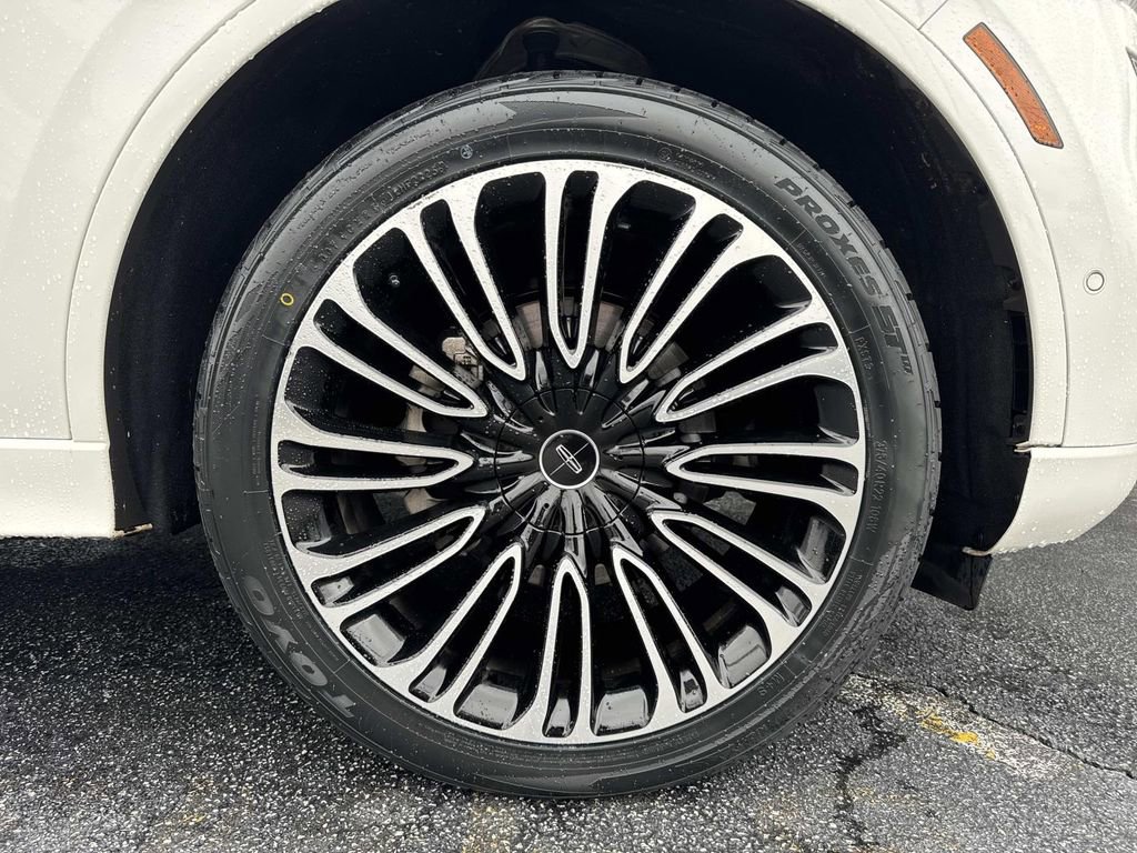 Used 2022 Lincoln Aviator Black Label w/ Dynamic Handling Package image 12