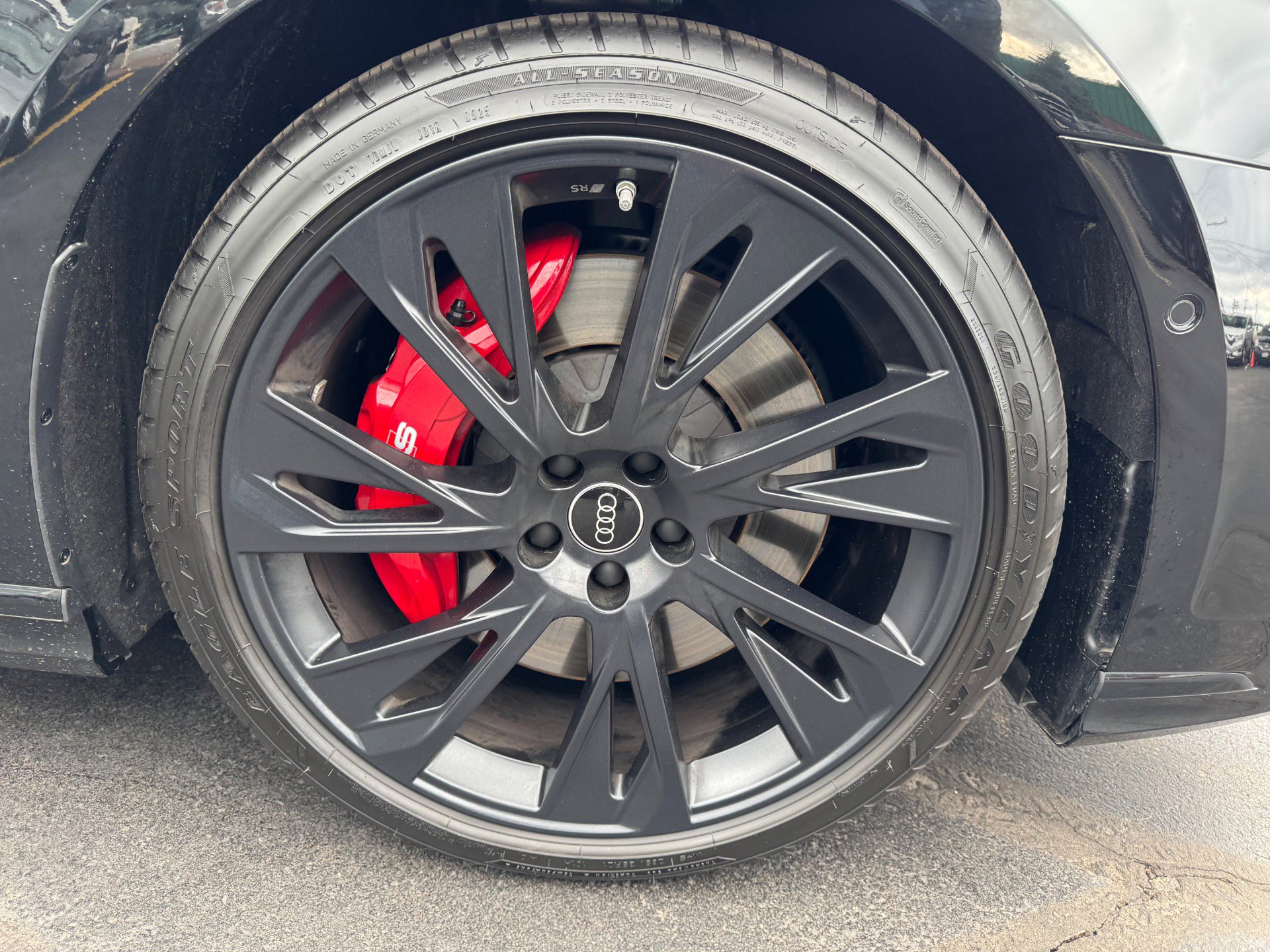 Used 2025 Audi S8 w/ Executive Package image 35