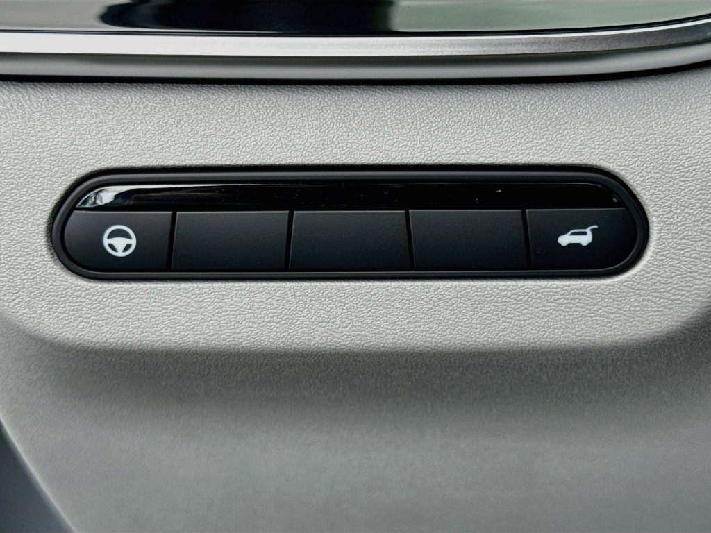 New 2027 INFINITI QX60 Luxe w/ Cargo Package FWD image 10