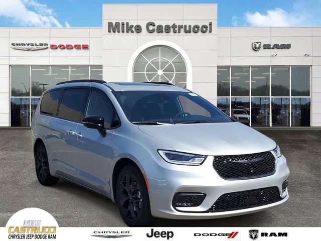 New 2026 Chrysler Pacifica Limited w/ S Appearance Package