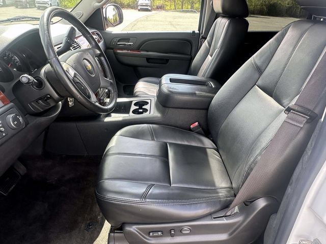 Used 2013 Chevrolet Tahoe LT w/ Luxury Package AWD/4WD image 18