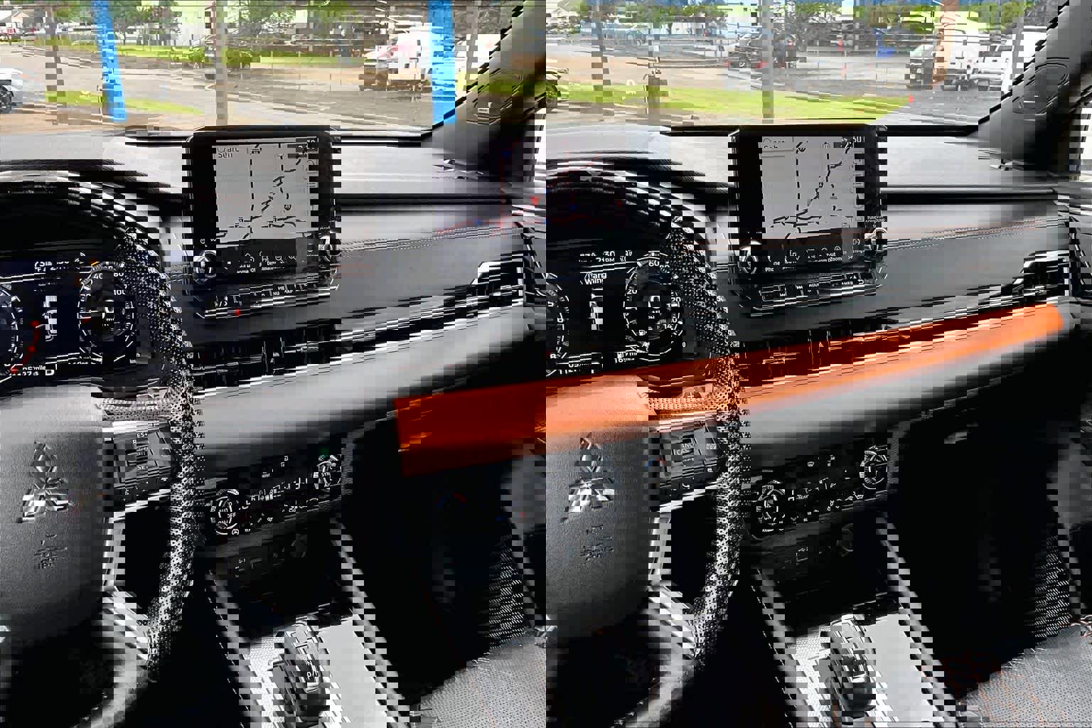 Used 2022 Mitsubishi Outlander SEL image 7