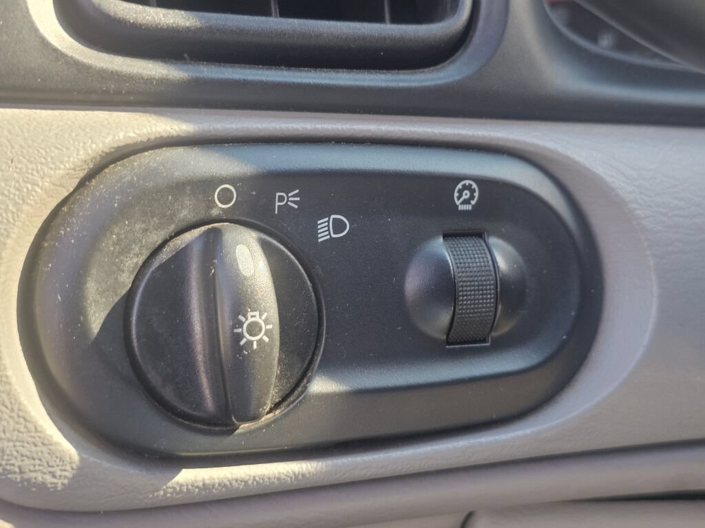 Used 2000 Ford Taurus SES FWD image 24