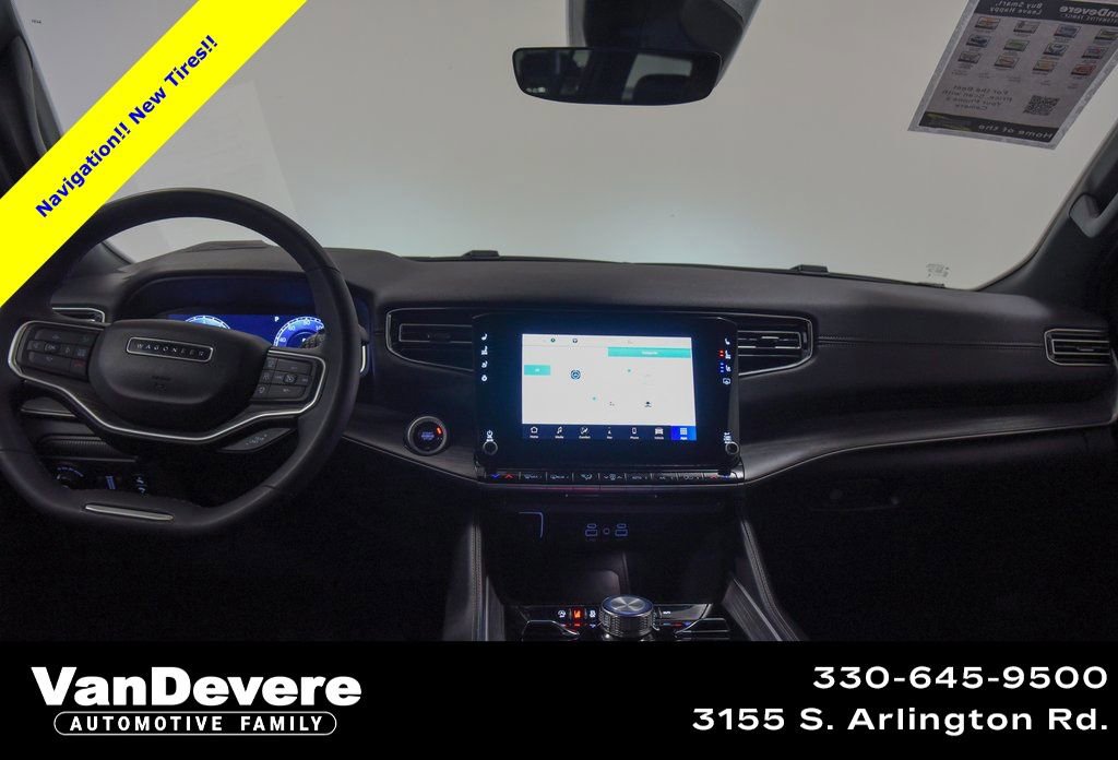 Used 2024 Jeep Wagoneer Series III AWD/4WD image 13