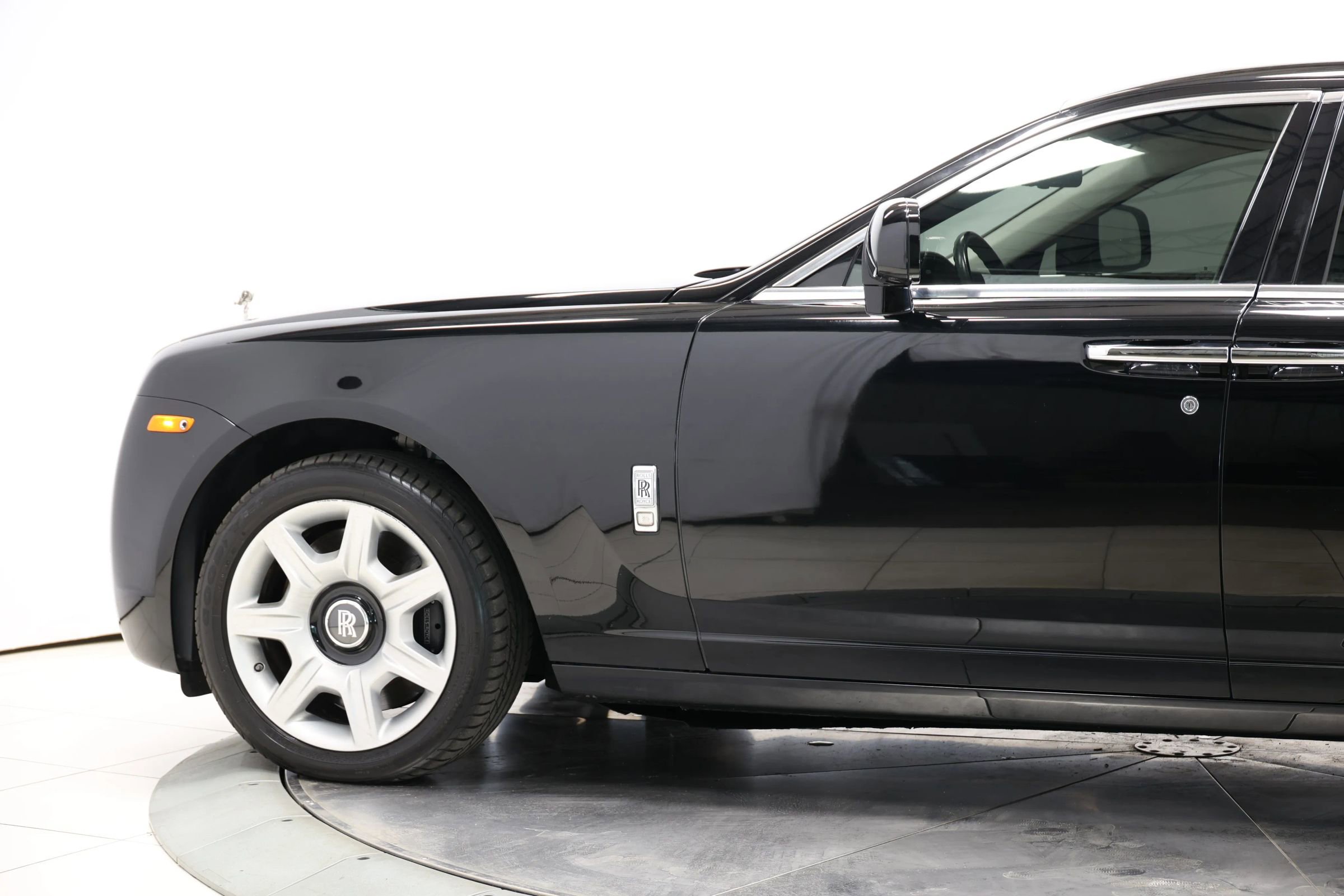 Used 2010 Rolls-Royce Ghost RWD image 7