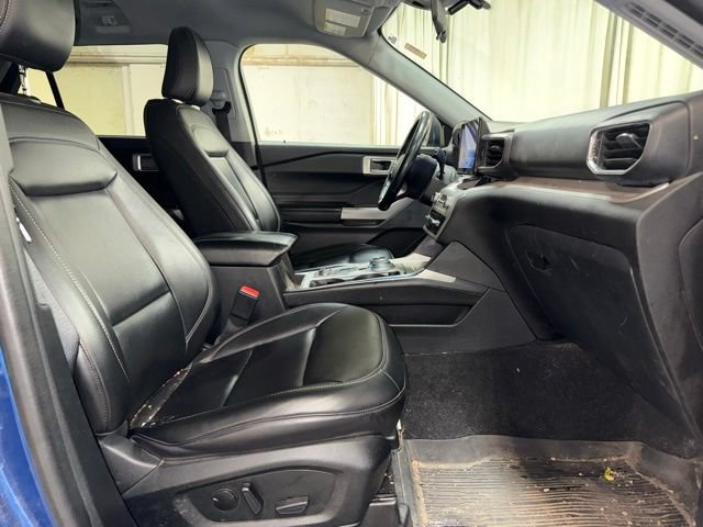Used 2022 Ford Explorer XLT w/ Equipment Group 202A AWD/4WD image 24