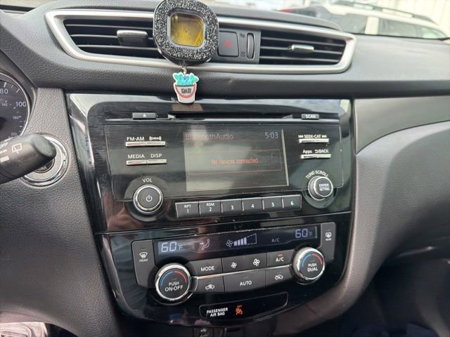 Used 2015 Nissan Rogue SV w/ SV Moonroof Package FWD image 13
