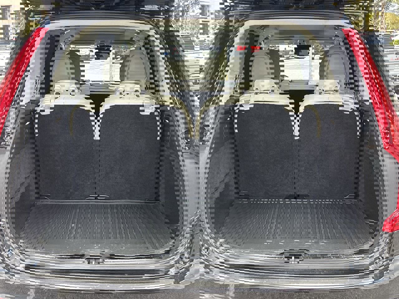 Used 2017 Volvo XC90 T8 Inscription w/ Vision Package image 8