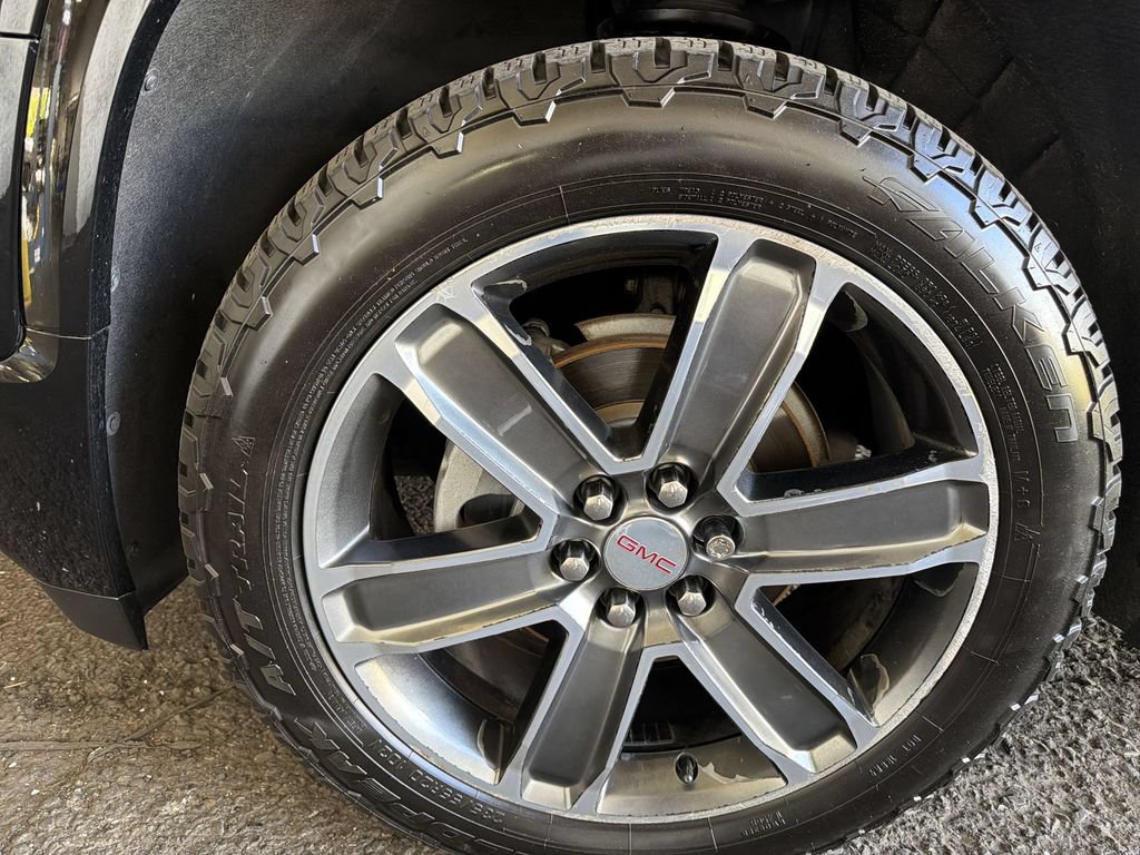 Certified 2018 GMC Acadia Denali AWD/4WD image 35