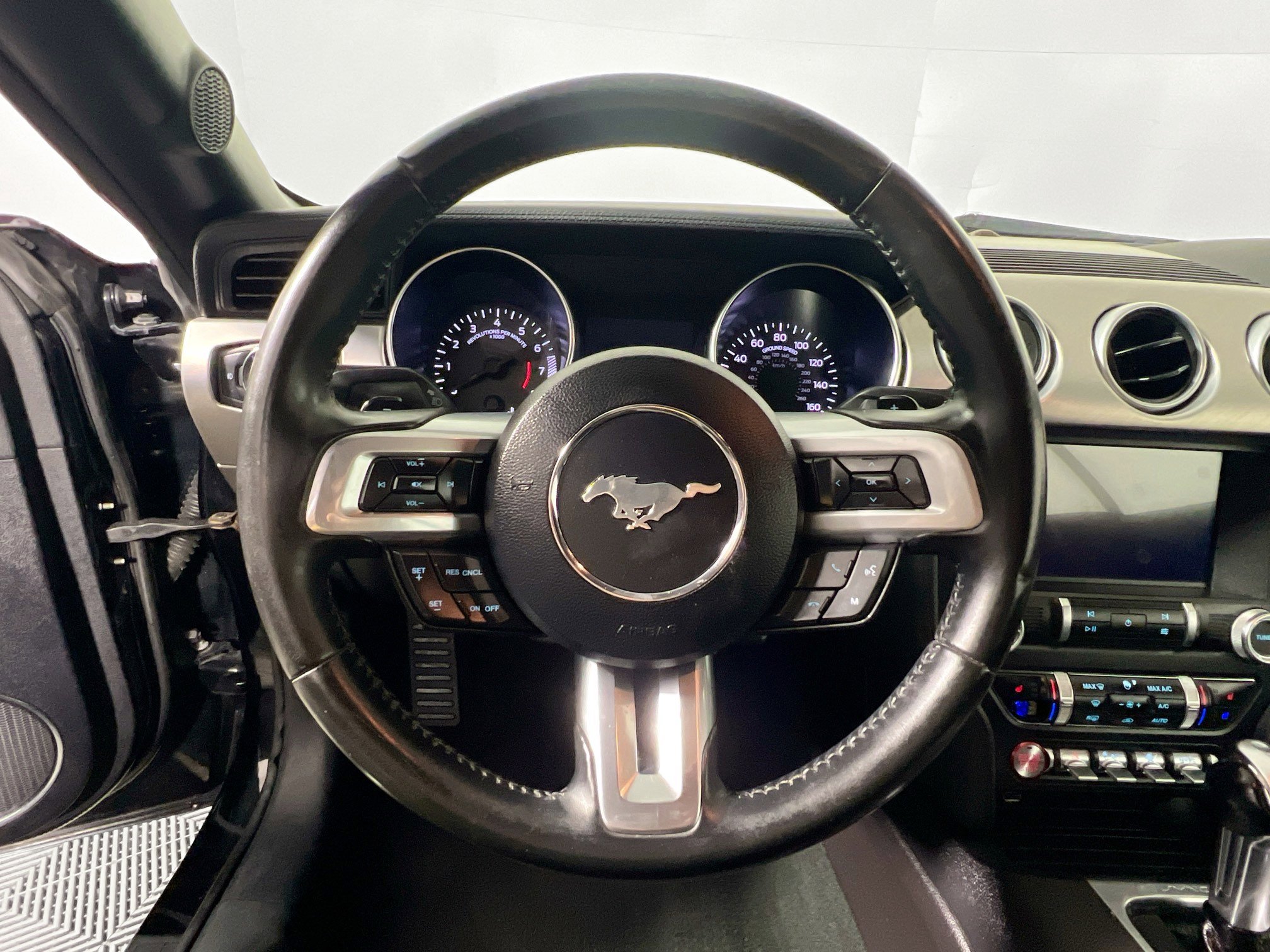 Used 2019 Ford Mustang Premium image 17