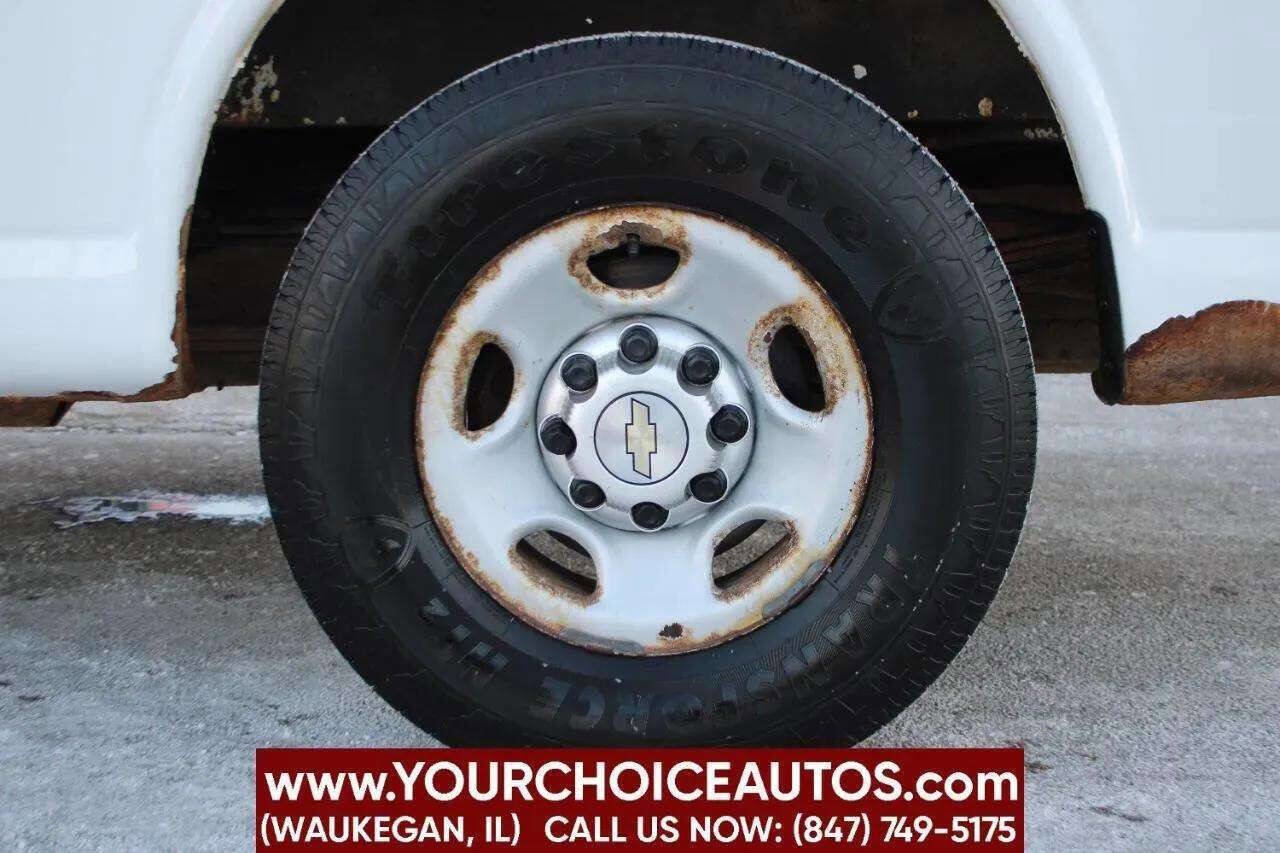 Used 2012 Chevrolet Express 2500 image 9