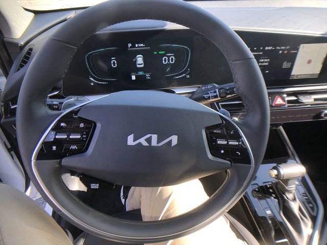 New 2025 Kia Niro EX Touring image 14