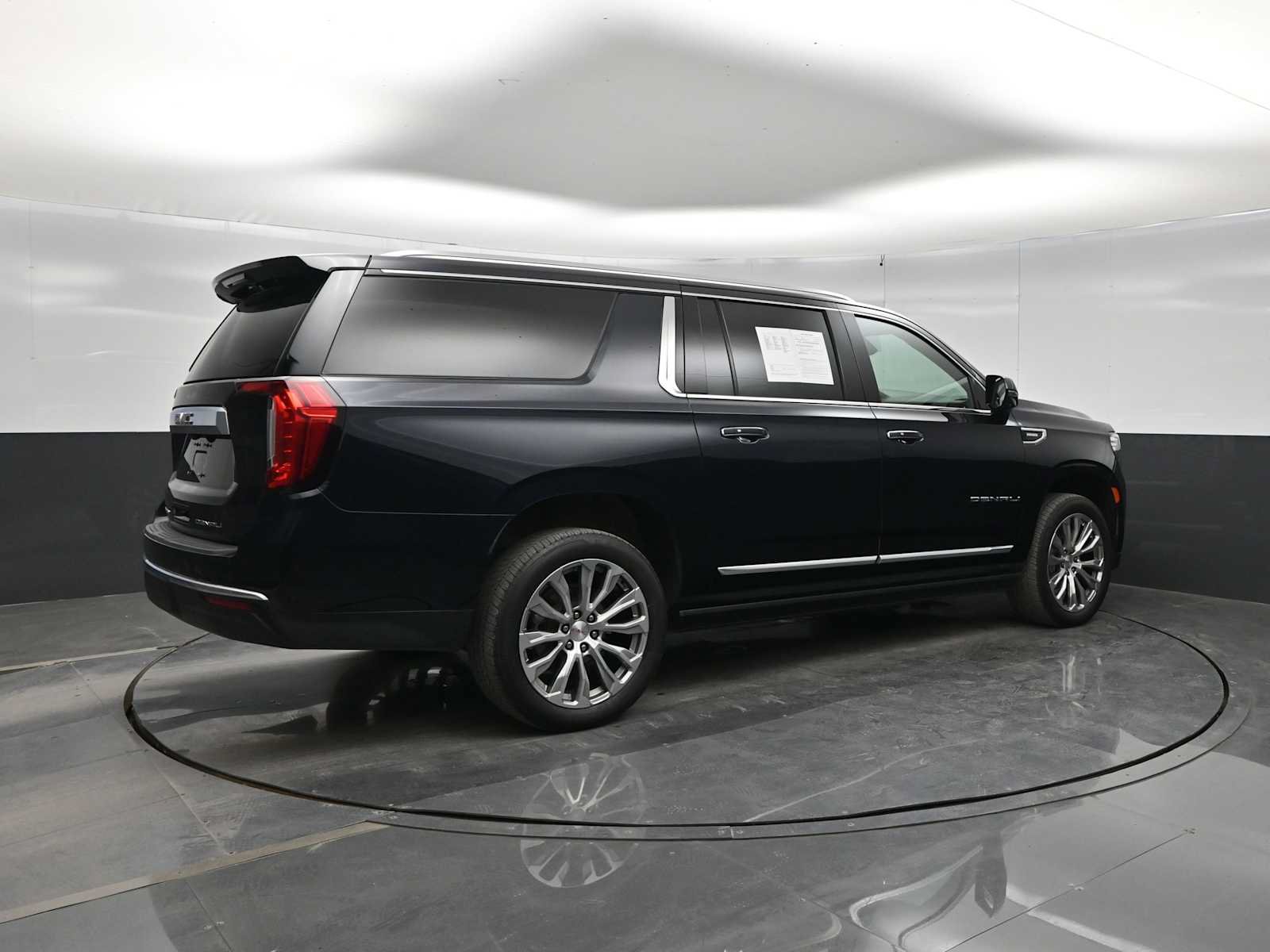 Used 2023 GMC Yukon XL Denali w/ Max Trailering Package AWD/4WD image 8
