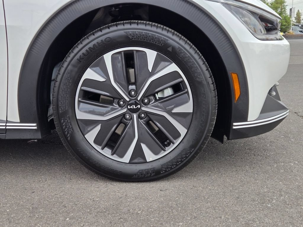 Used 2024 Kia EV6 Light RWD image 12
