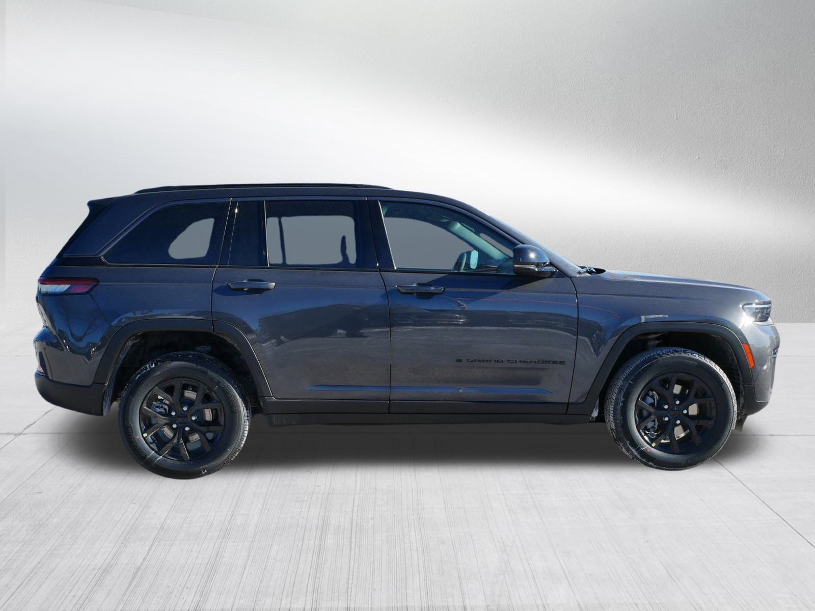 New 2026 Jeep Grand Cherokee Altitude AWD/4WD image 8