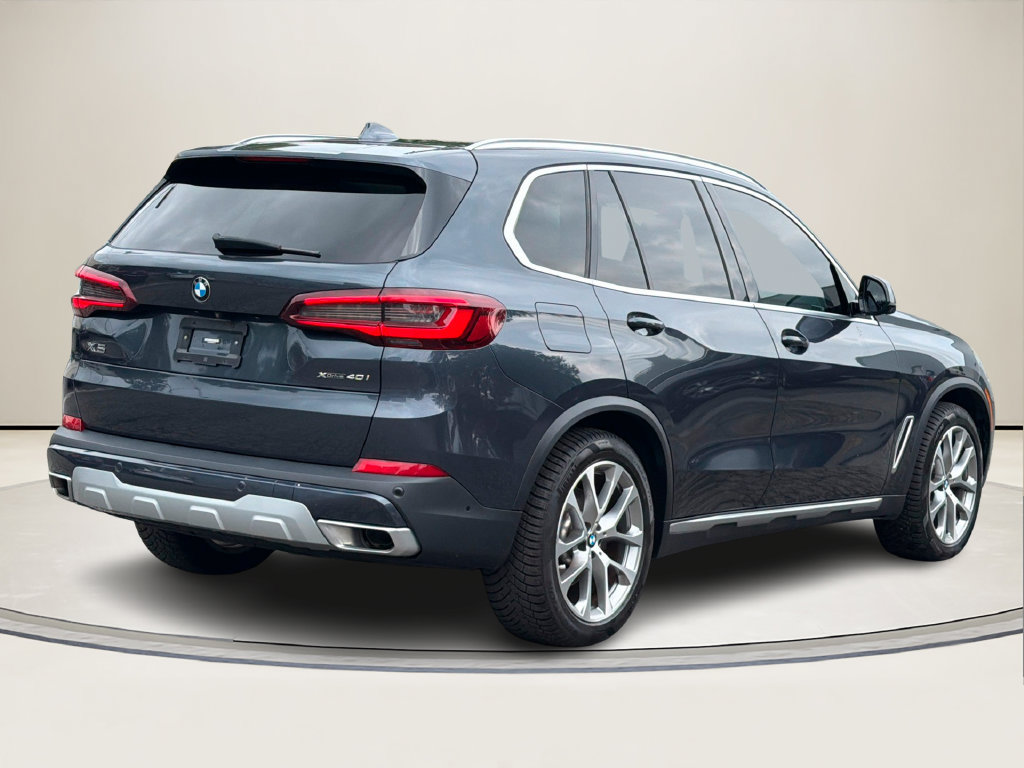Used 2022 BMW X5 xDrive40i w/ Premium Package AWD/4WD image 3