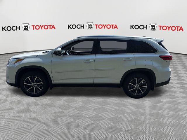 Used 2019 Toyota Highlander XLE AWD/4WD image 4