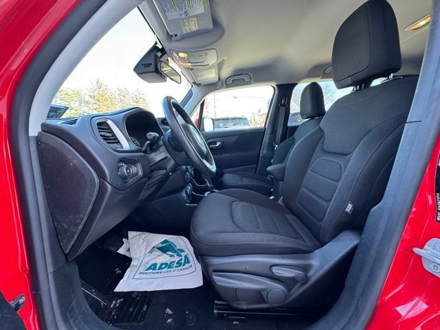 Used 2019 Jeep Renegade Latitude w/ Cold Weather Group image 10