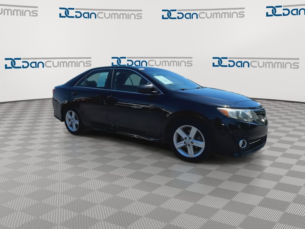 Used 2013 Toyota Camry SE FWD image 2