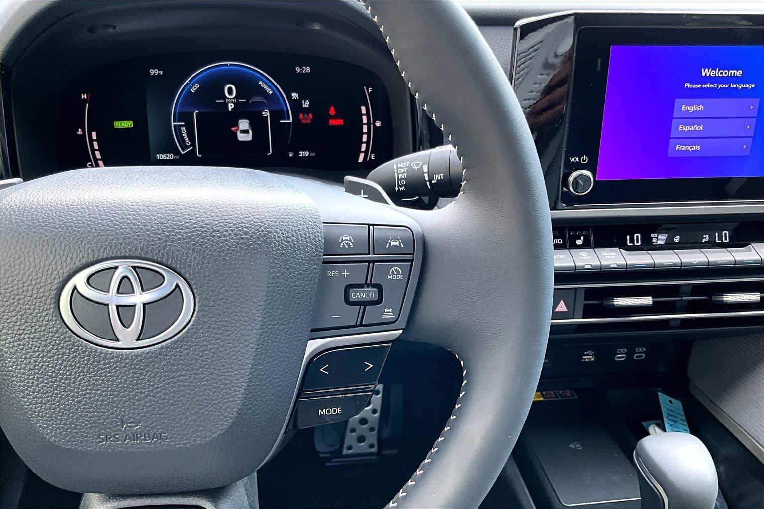 Used 2025 Toyota Camry SE w/ Convenience Package FWD image 25