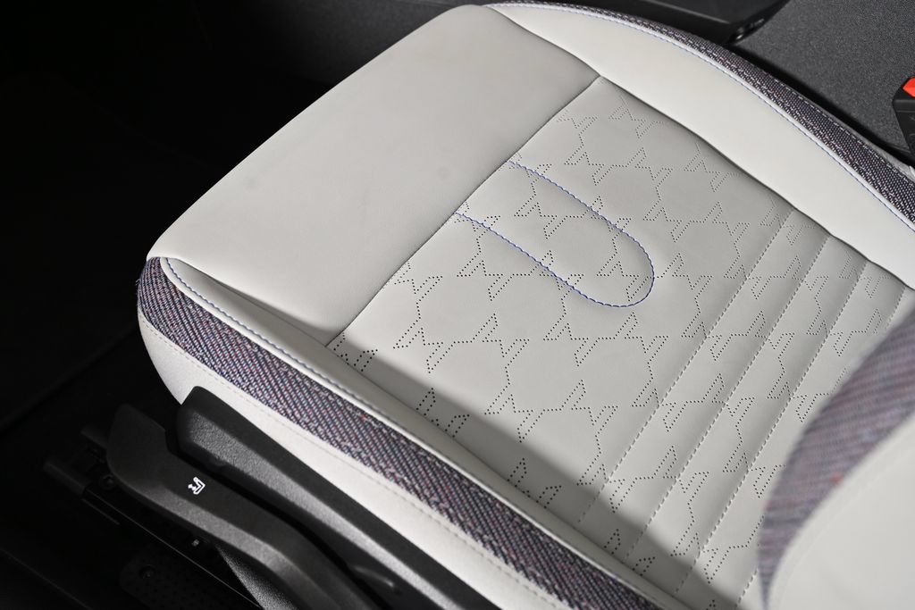 Certified 2025 MINI Cooper S FWD image 26