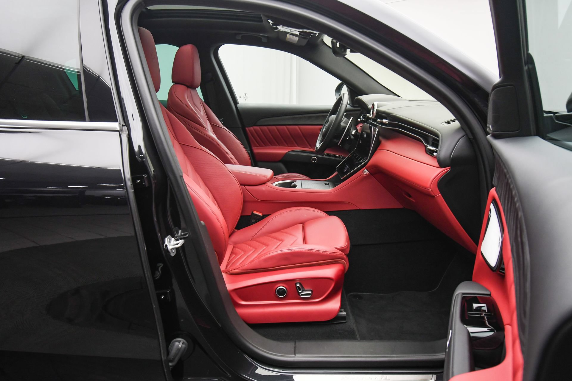 New 2025 Maserati Grecale GT AWD/4WD image 44