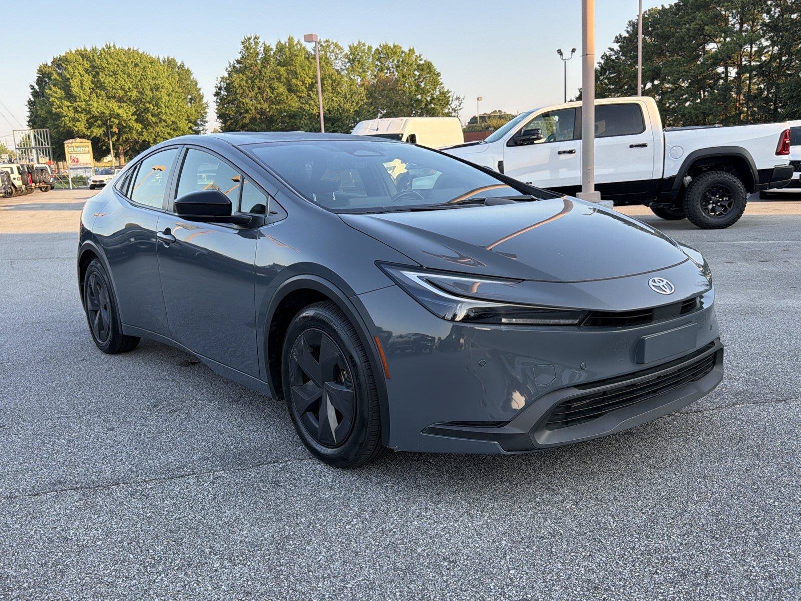 Used 2024 Toyota Prius LE FWD image 4