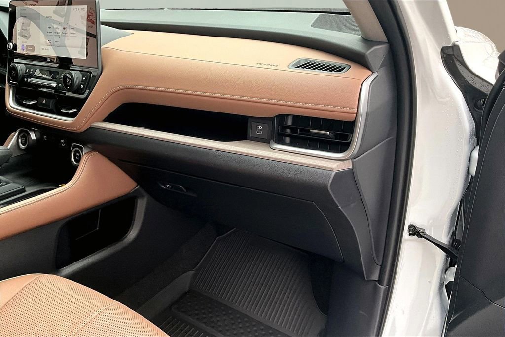 Used 2026 Toyota Grand Highlander Platinum image 26