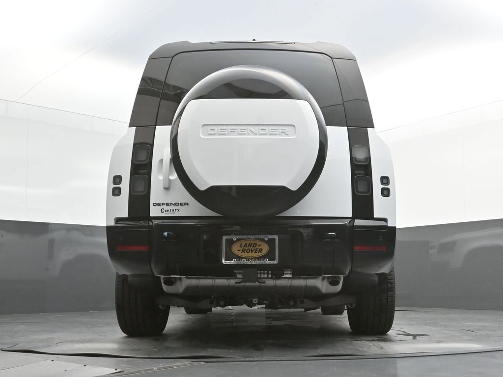New 2026 Land Rover Defender 130 X-Dynamic SE AWD/4WD image 36