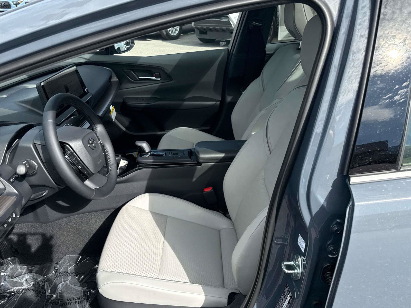 New 2027 Toyota Prius Limited FWD image 8