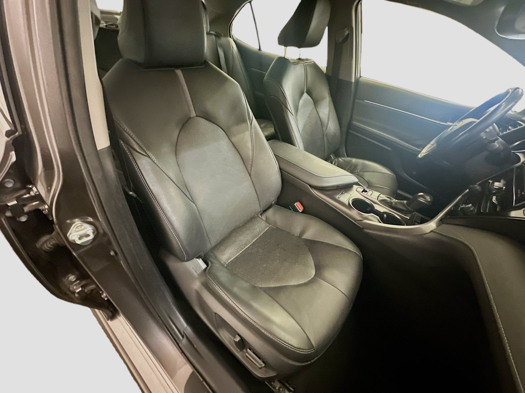 Used 2024 Toyota Camry XSE FWD image 32