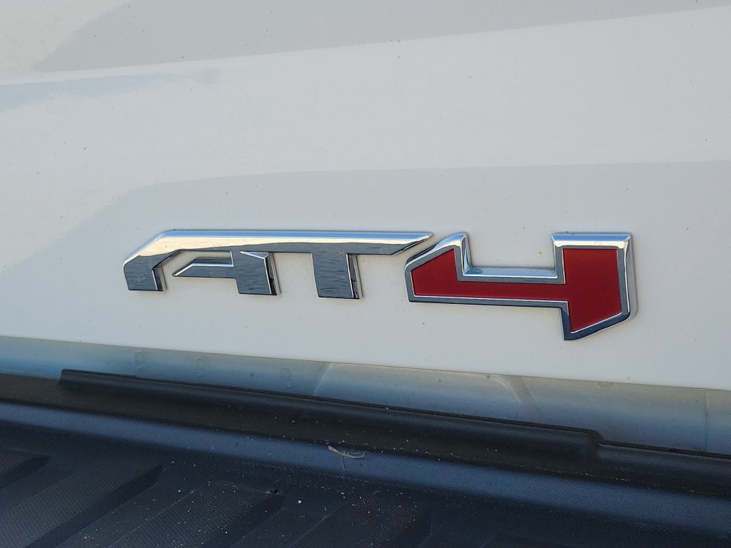 Used 2022 GMC Canyon AT4 w/ Trailering Package AWD/4WD image 6