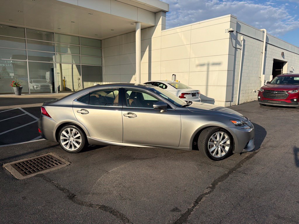 Used 2016 Lexus IS 300 AWD w/ Premium Package image 2