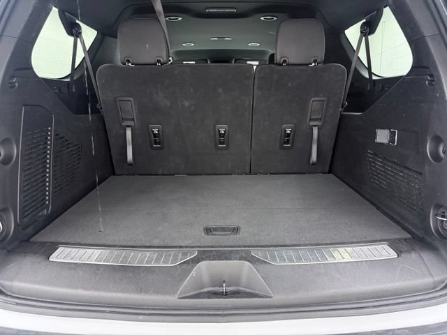 Used 2025 Chevrolet Suburban Z71 AWD/4WD image 15