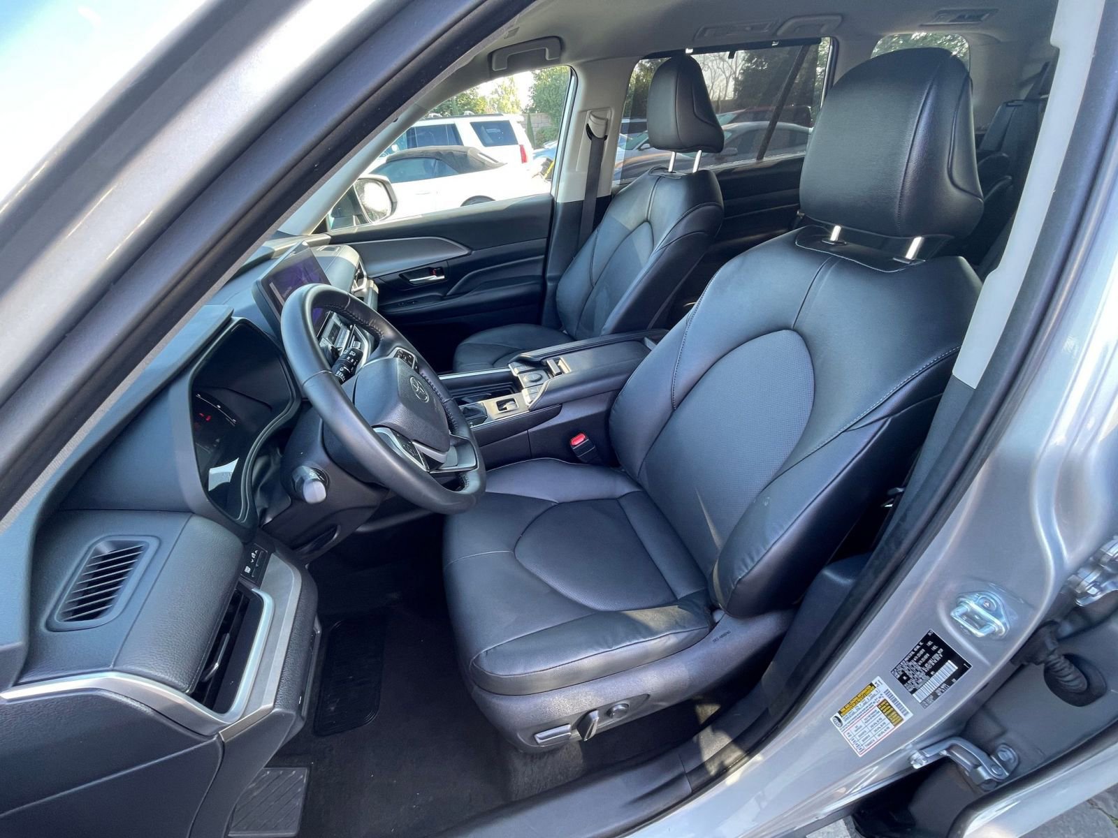 Used 2025 Toyota Grand Highlander FWD image 39