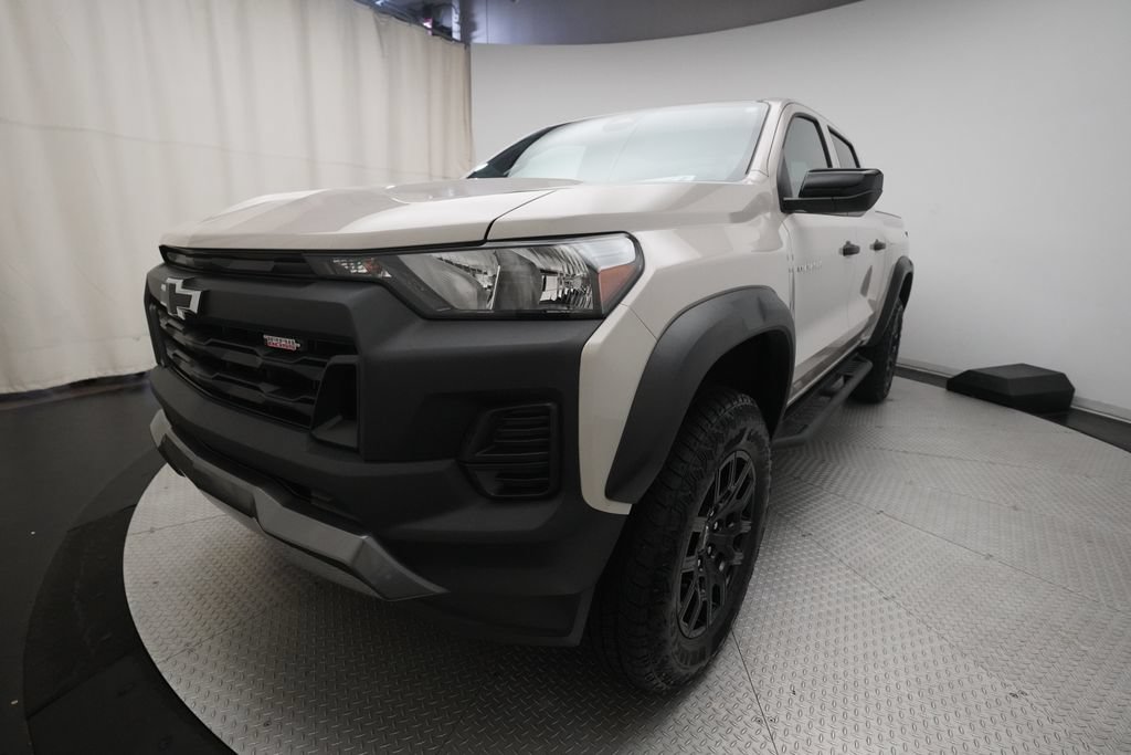 Used 2026 Chevrolet Colorado Trail Boss AWD/4WD image 3