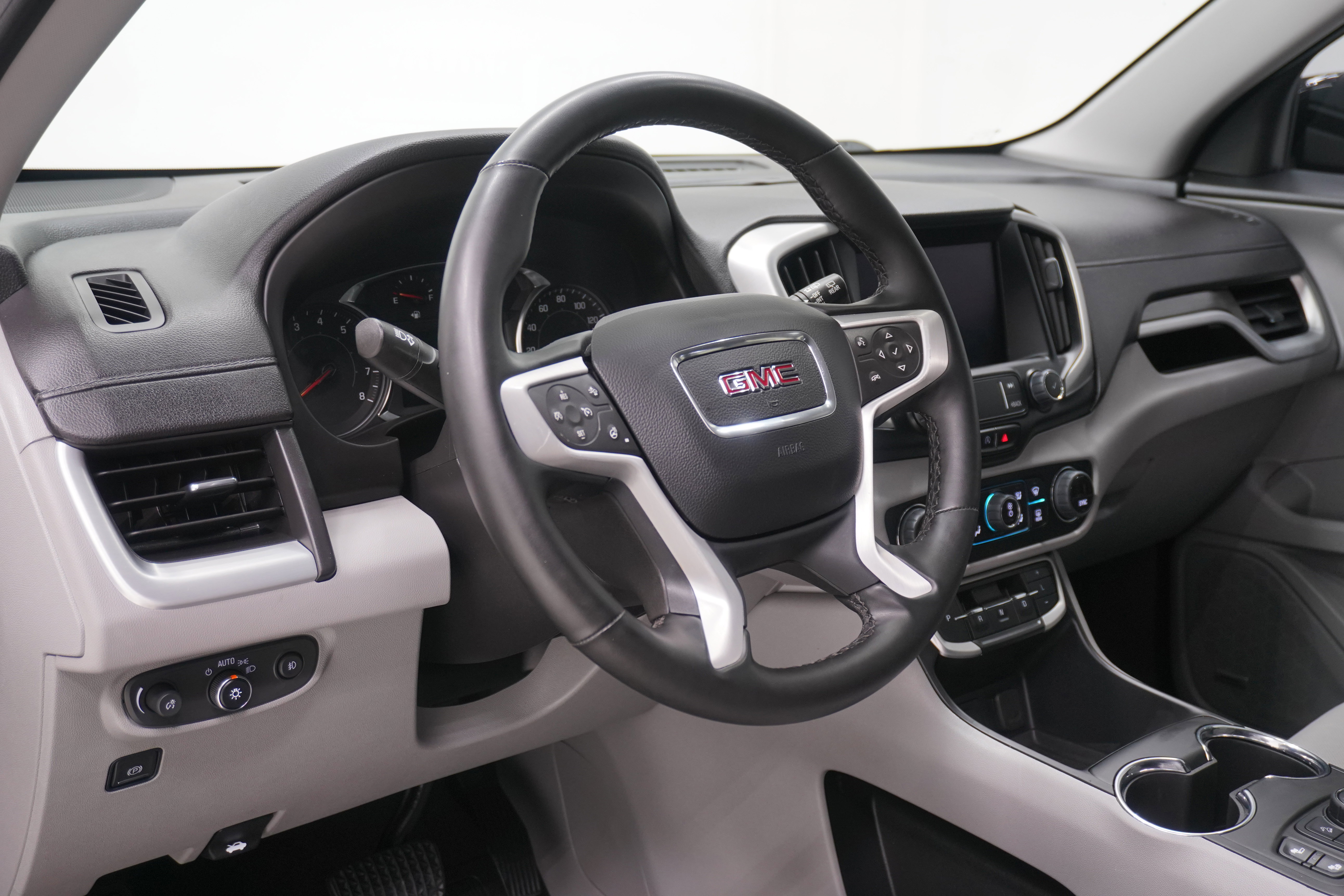 Used 2023 GMC Terrain SLT w/ Infotainment Package II AWD/4WD image 10