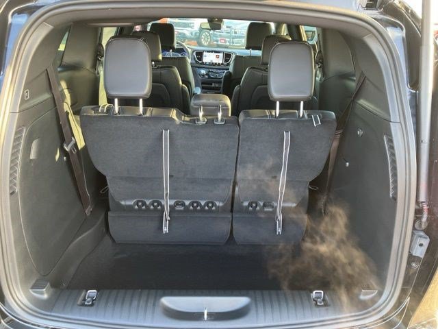 New 2026 Chrysler Pacifica Select w/ S Appearance Package FWD image 24