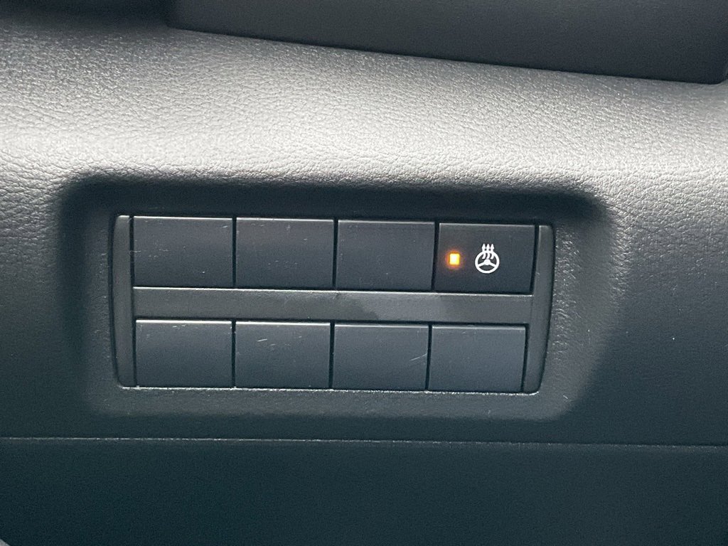 Used 2023 Nissan Kicks SR w/ SR Premium Package image 17