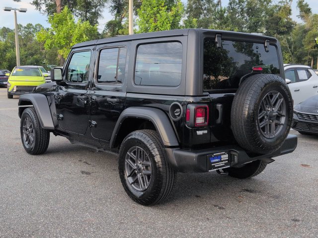 Used 2024 Jeep Wrangler Unlimited Sport AWD/4WD image 7