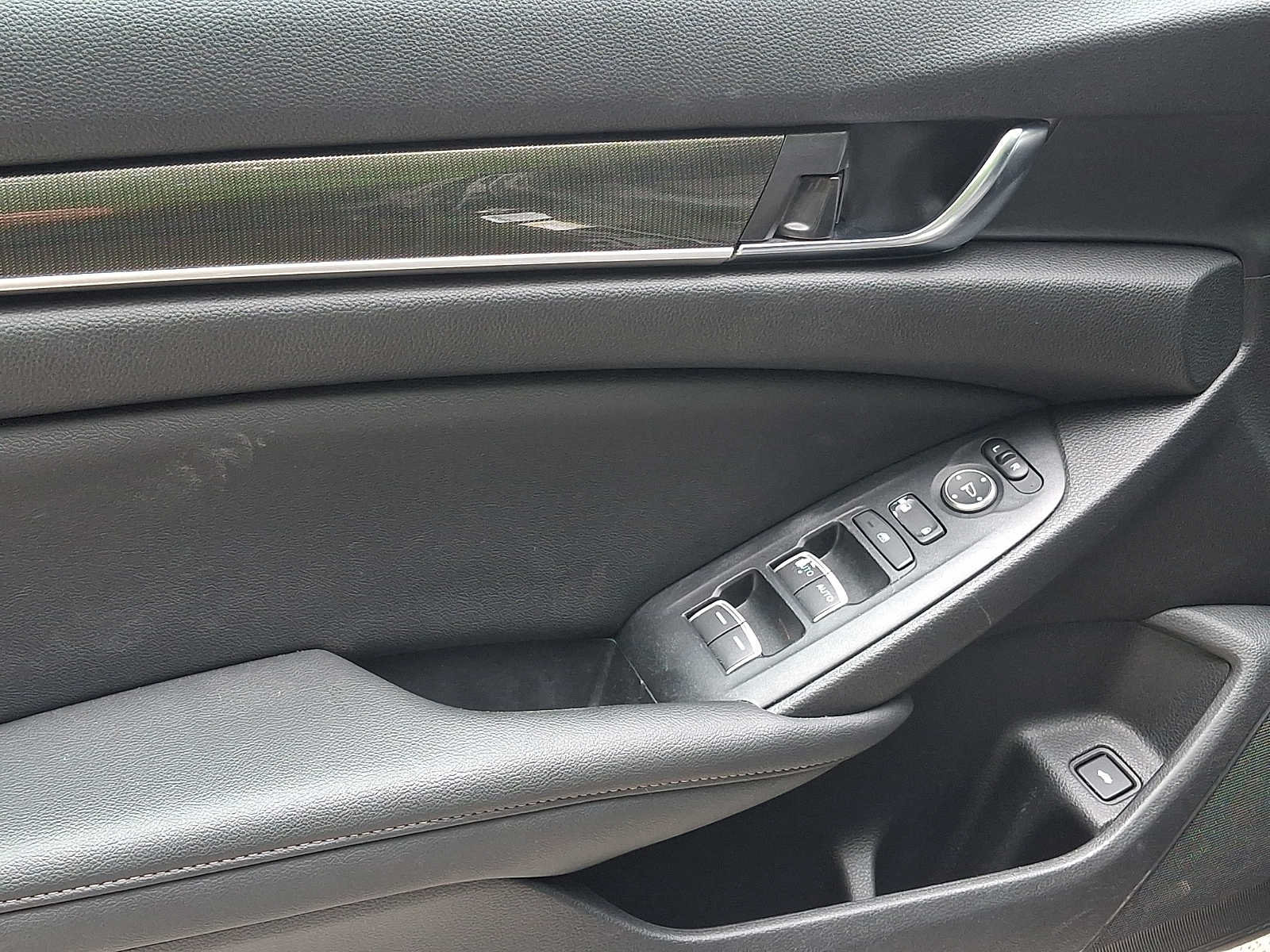 Used 2020 Honda Accord Sport image 9