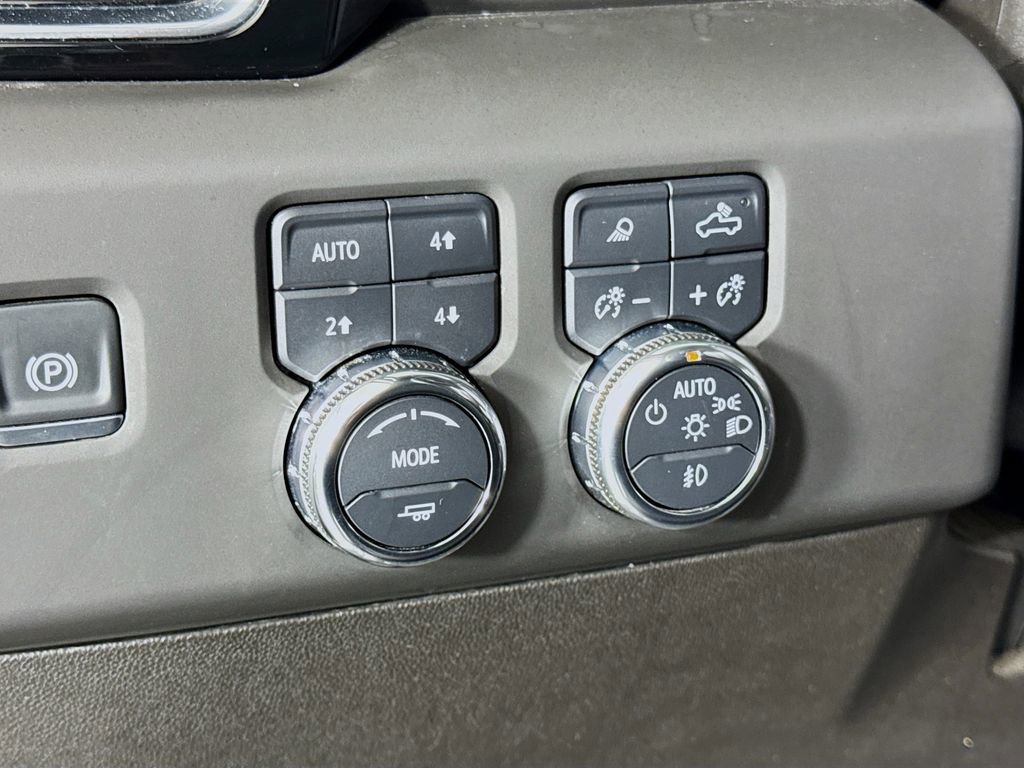 Used 2025 GMC Sierra 3500 Denali w/ Denali Reserve Package image 15