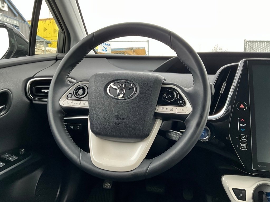 Used 2017 Toyota Prius Prime Advanced image 19