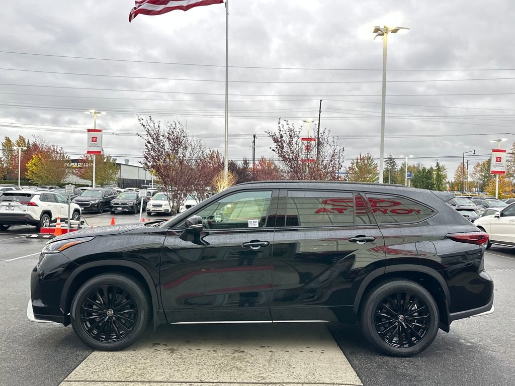 New 2025 Toyota Highlander XSE image 6