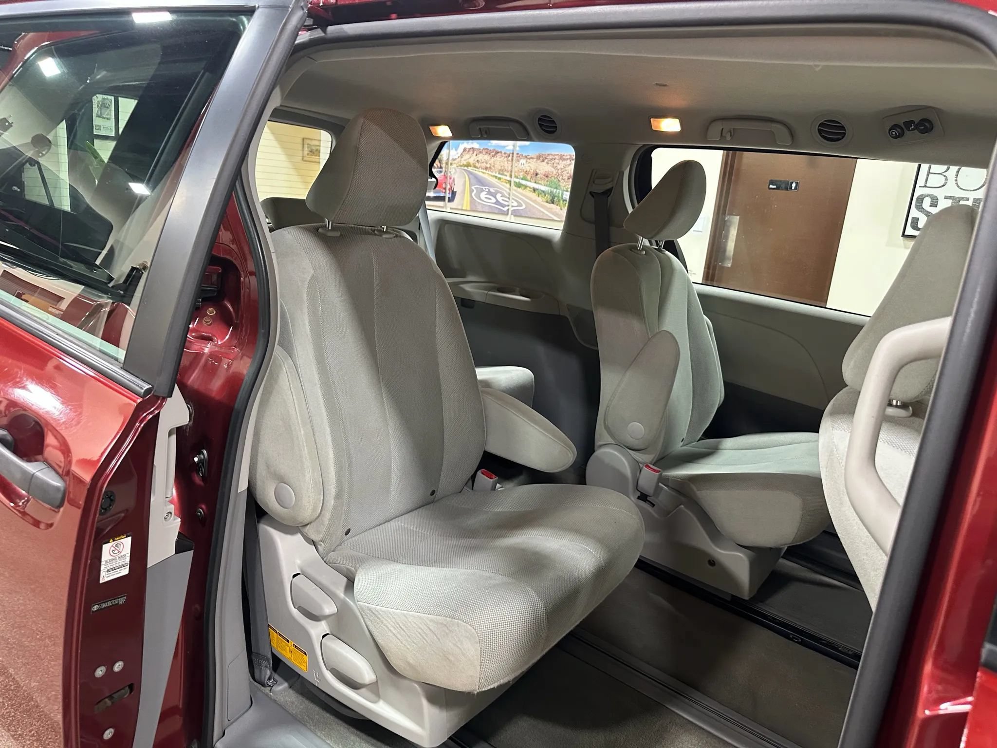 Used 2012 Toyota Sienna FWD image 30