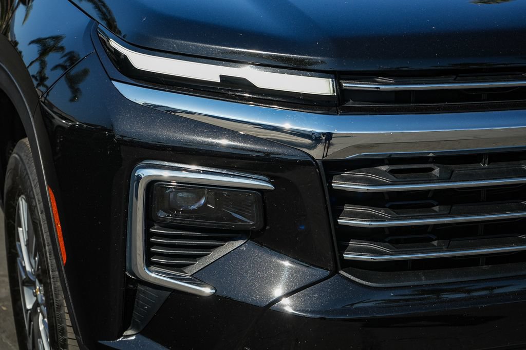 Used 2026 Chevrolet Traverse LT FWD image 8