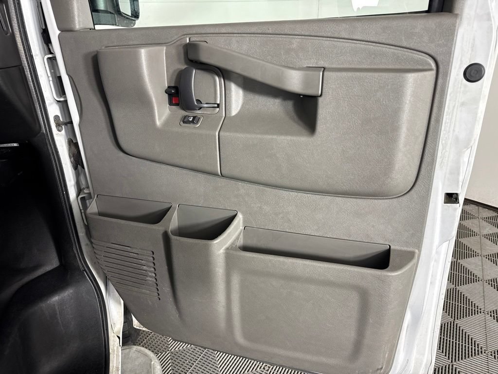 Used 2020 GMC Savana 2500 w/ Driver Convenience Package RWD image 33