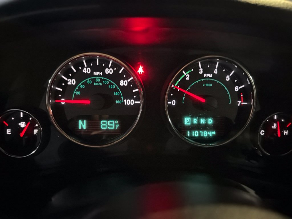 Used 2017 Jeep Wrangler Unlimited Sahara w/ Connectivity Group AWD/4WD image 7