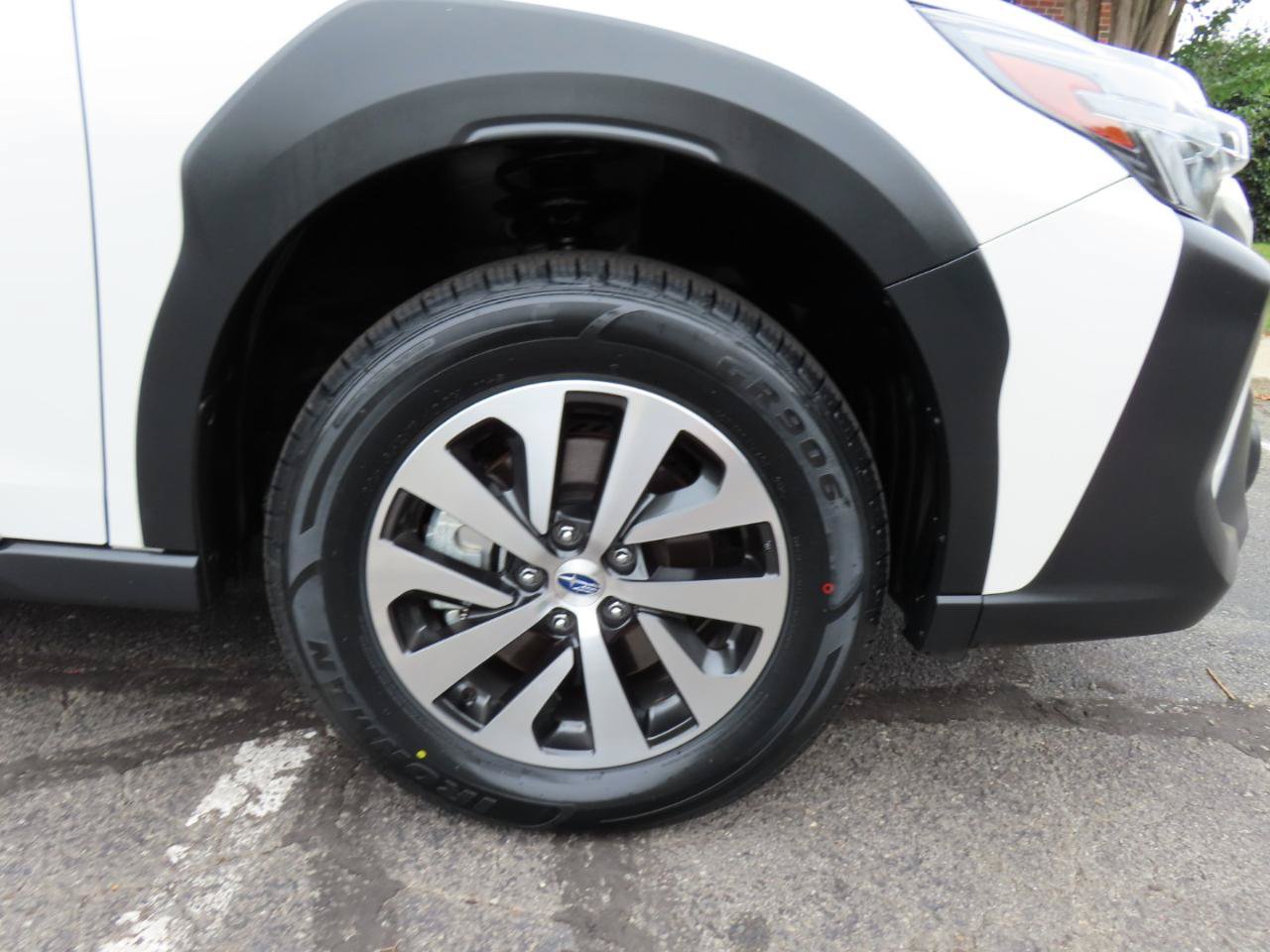 Used 2024 Subaru Outback Premium AWD/4WD image 13